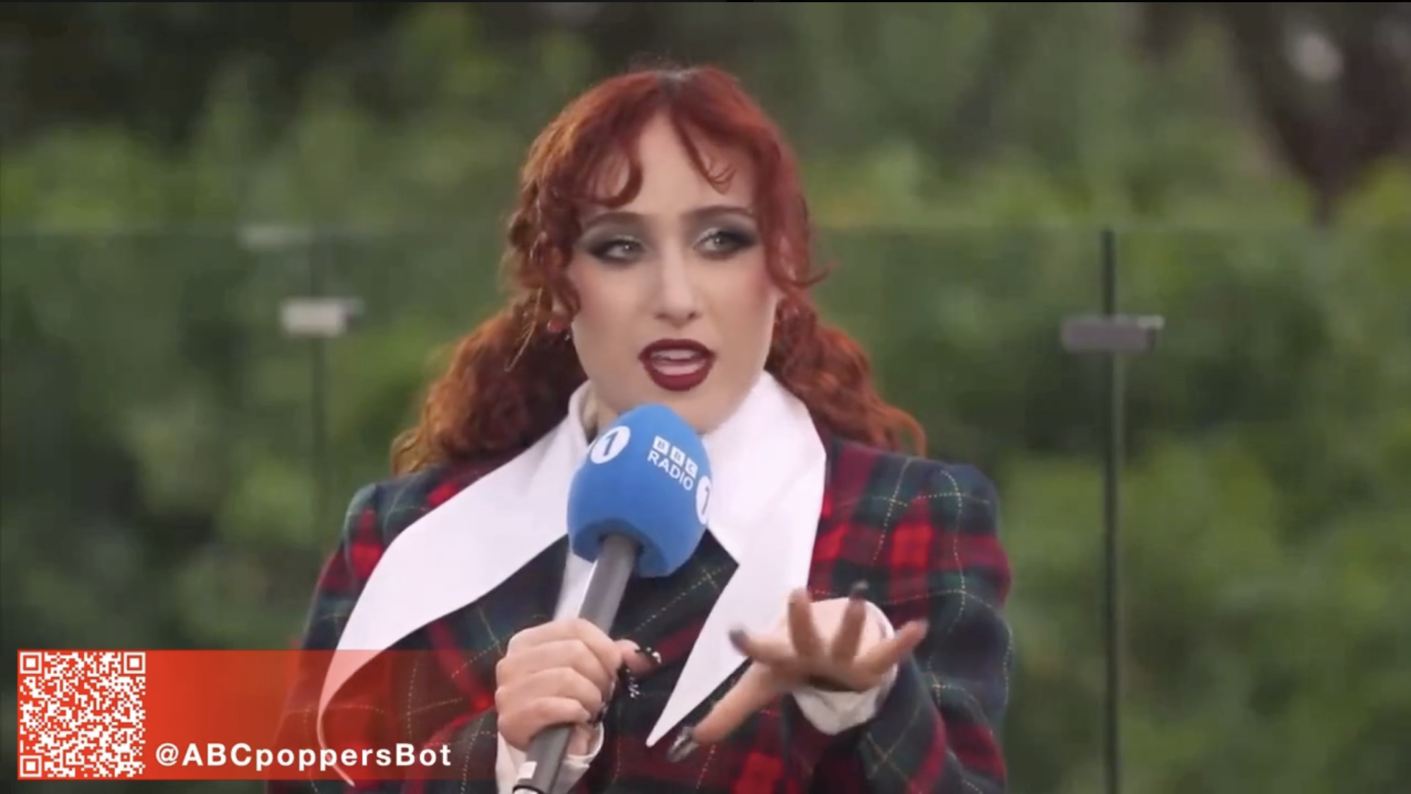 Всегда происходит какая-то хуйня. Какая-то сука блюет, какая-то сука вдыхает попперсы, какой-то девушке всё равно, что её парик наполовину снят Липецке Всегда происходит какая-то хуйня. Какая-то сука блюет, какая-то сука вдыхает попперсы, какой-то девушке всё равно, что её парик наполовину снят Липецке